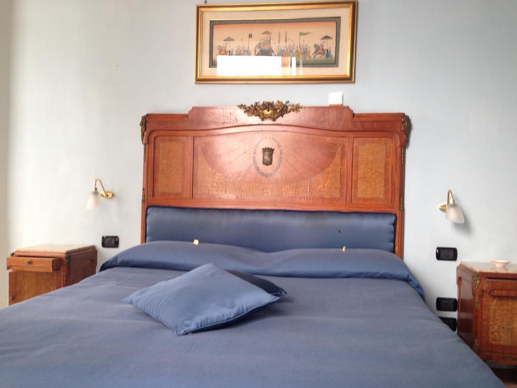 La Dimora Dei Baroni Bed & Breakfast Napoli Ruang foto
