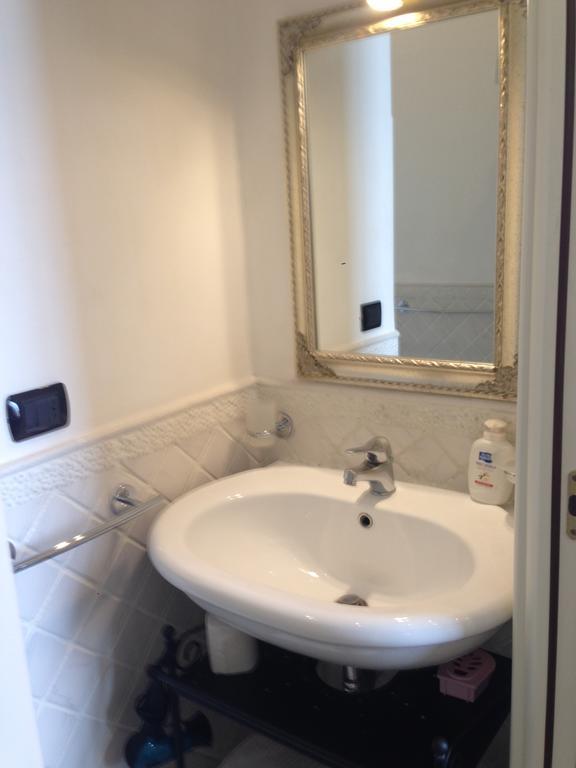 La Dimora Dei Baroni Bed & Breakfast Napoli Ruang foto