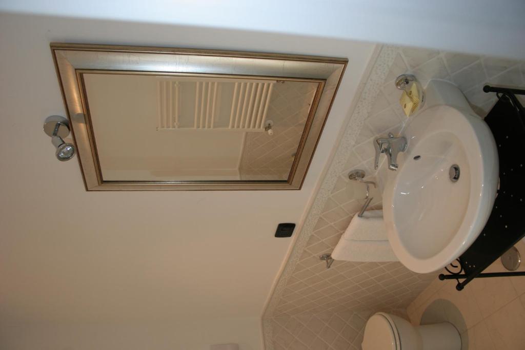 La Dimora Dei Baroni Bed & Breakfast Napoli Bagian luar foto