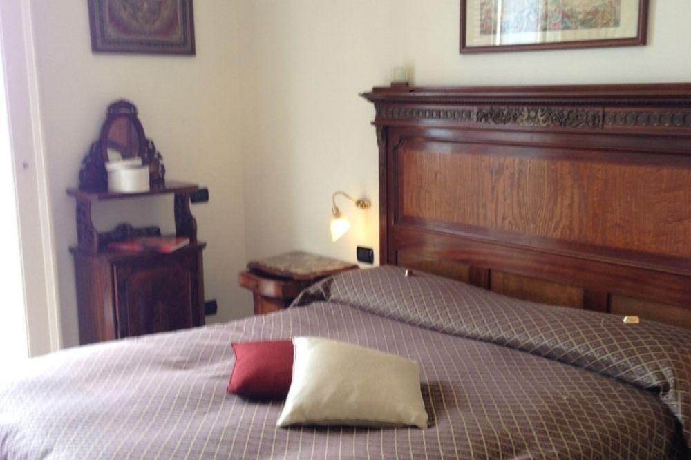 La Dimora Dei Baroni Bed & Breakfast Napoli Bagian luar foto
