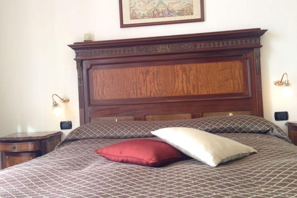 La Dimora Dei Baroni Bed & Breakfast Napoli Bagian luar foto